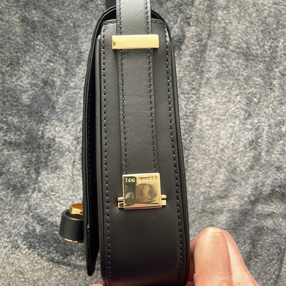 NWOT Ted Baker Beesome Slim Bow
Mid crossbody handbag,  8"x7.5"x2.25" BLACK - Picture 9 of 14